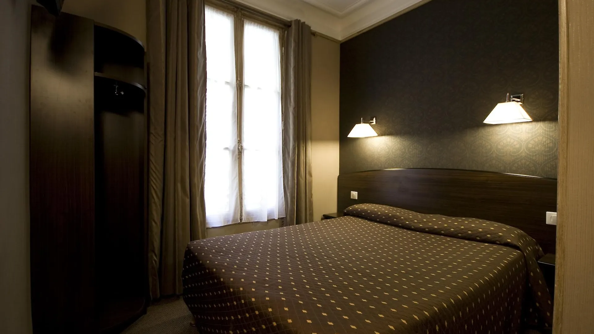 Victor Masse 2* Paris