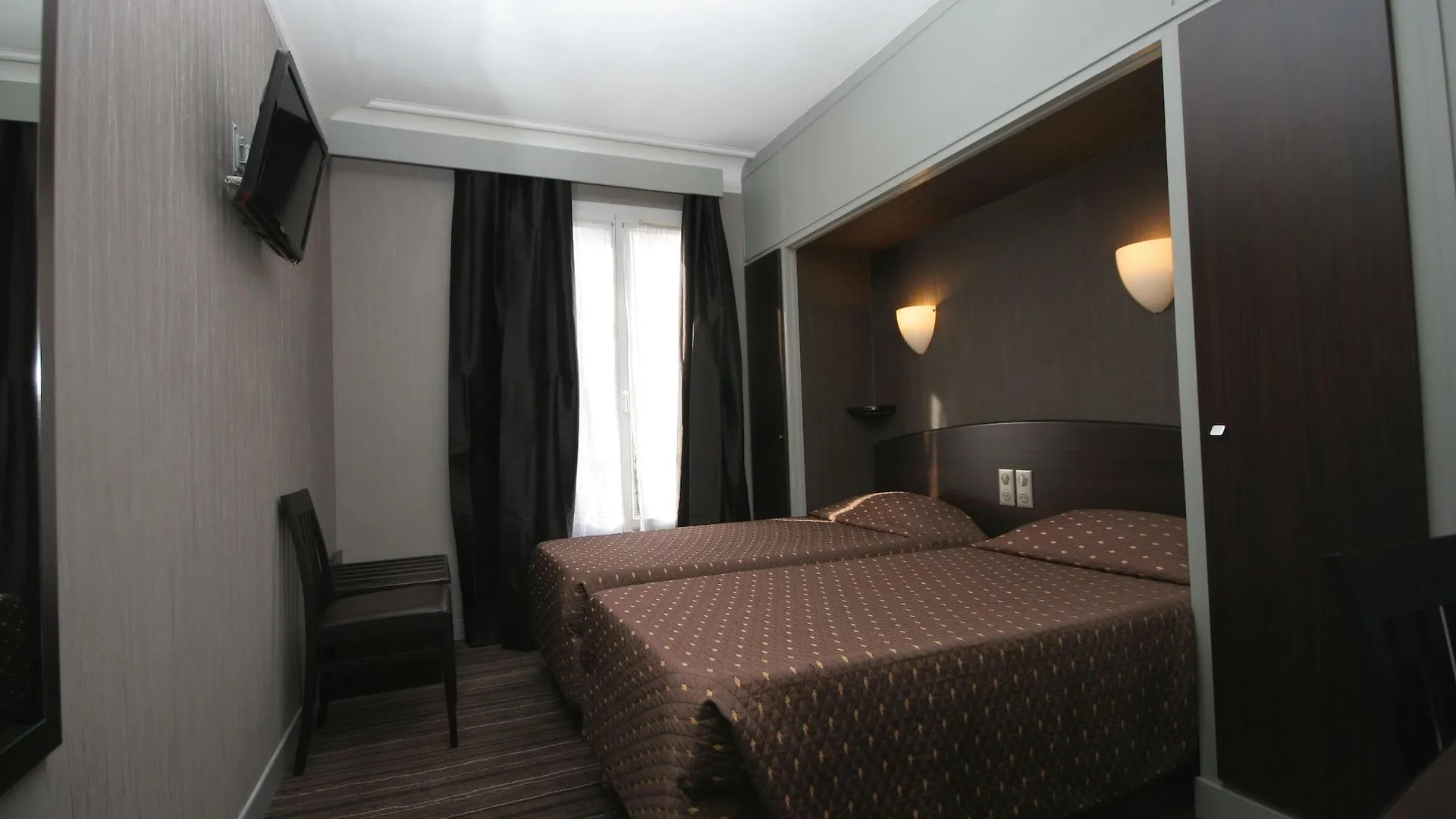 Victor Masse Hotel 2*